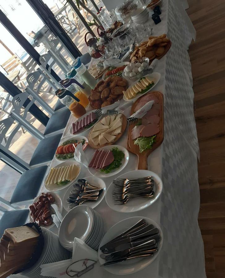 House Of Horses Shtepia E Kuajve Hotel Korce Eksteriør billede