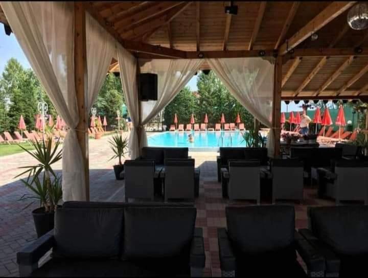 House Of Horses Shtepia E Kuajve Hotel Korce Eksteriør billede