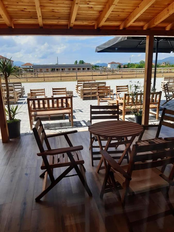 House Of Horses Shtepia E Kuajve Hotel Korce Eksteriør billede