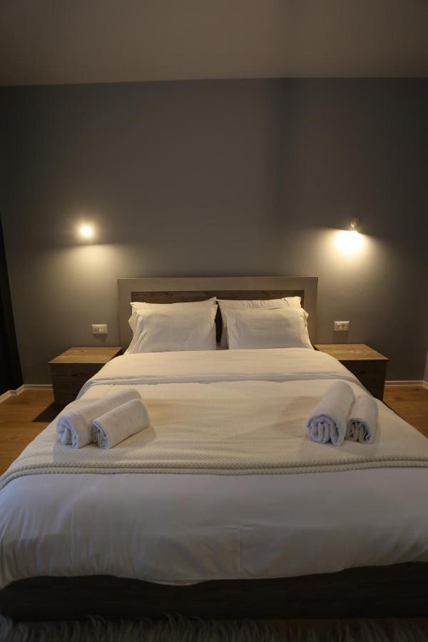 House Of Horses Shtepia E Kuajve Hotel Korce Eksteriør billede