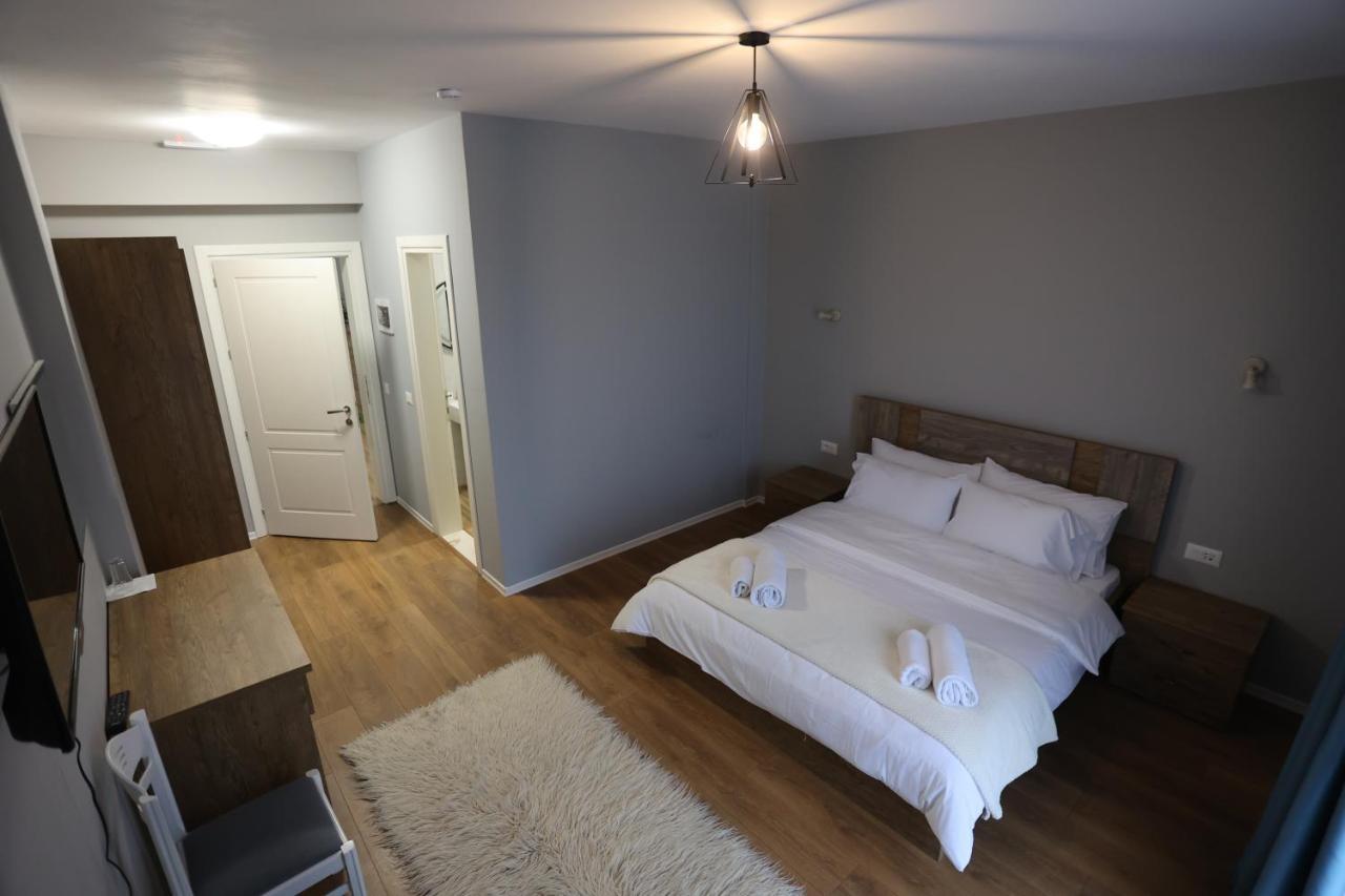 House Of Horses Shtepia E Kuajve Hotel Korce Eksteriør billede