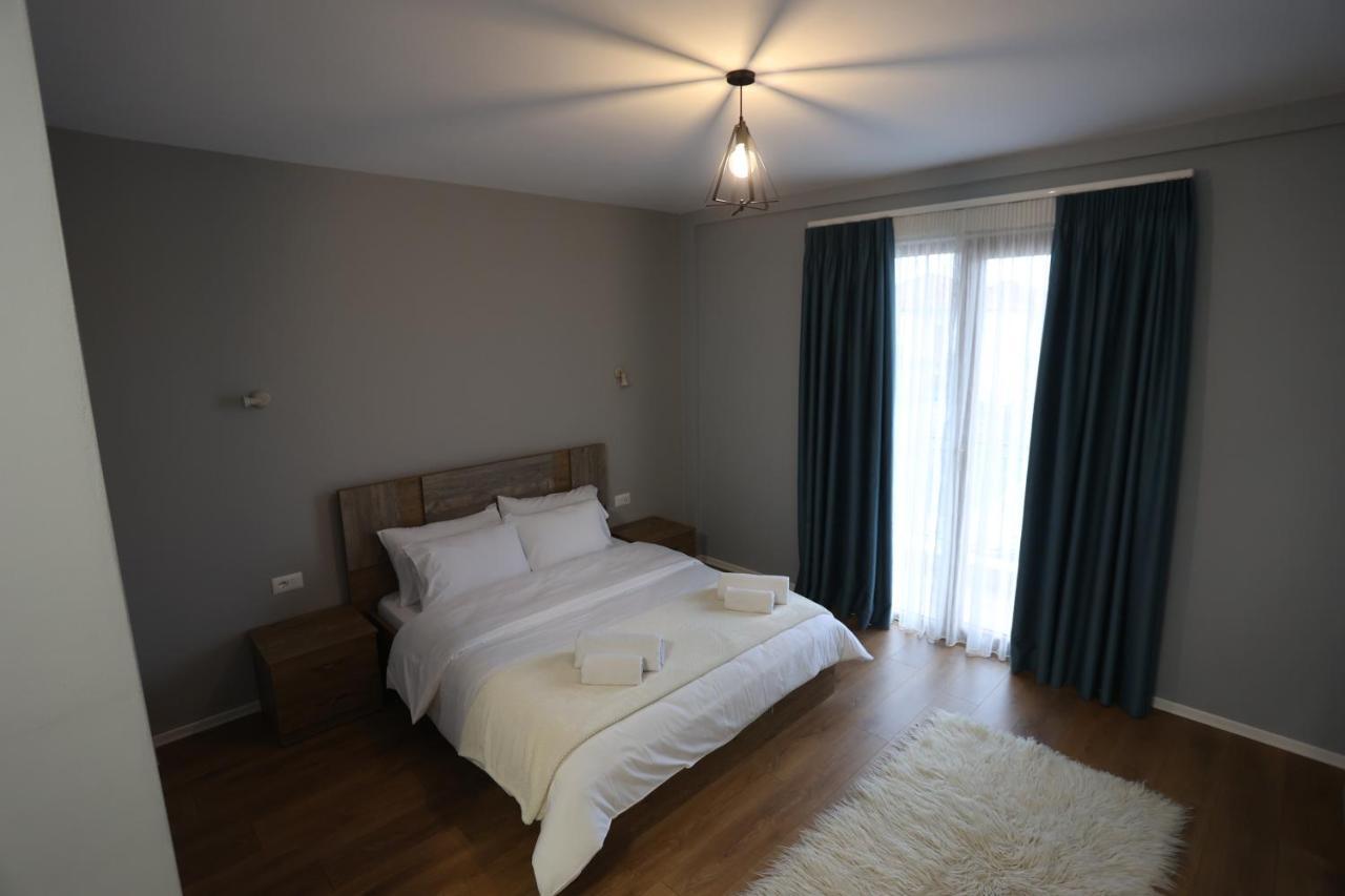 House Of Horses Shtepia E Kuajve Hotel Korce Eksteriør billede